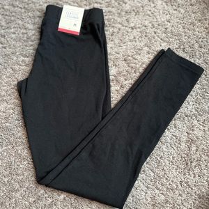 Classic Black Leggings From Aeropostale, Size Medium.